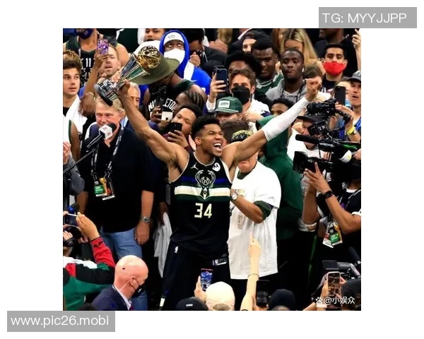 字母哥与雄鹿和平分手！新东家怀疑已现，母亲晒旧照暗示可能动向？